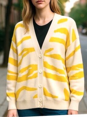 CAbi Roar Cardigan Size Medium